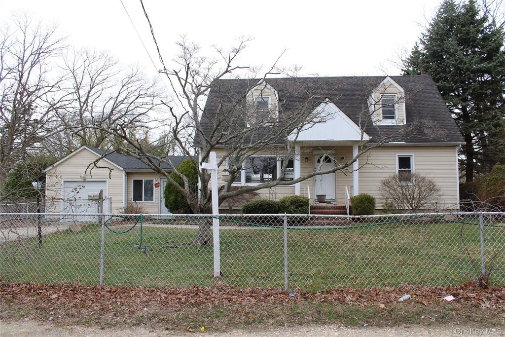 1354 Manor Lane, Bay Shore, NY 11706