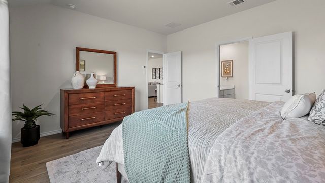 3302 Charleston Drive, Ennis, TX 75119