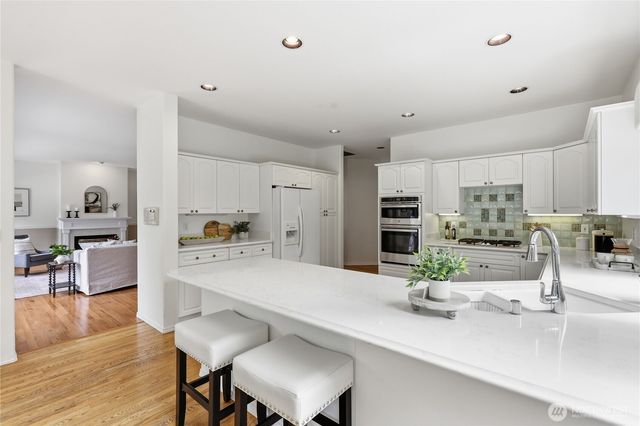 18575 Skog Court NE, Poulsbo, WA 98370