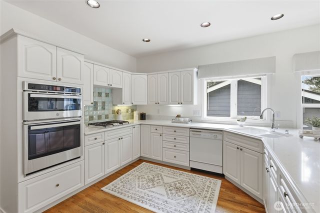 18575 Skog Court NE, Poulsbo, WA 98370