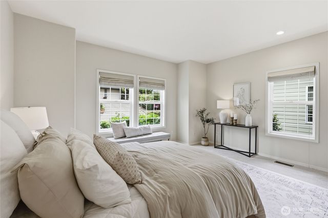 18575 Skog Court NE, Poulsbo, WA 98370