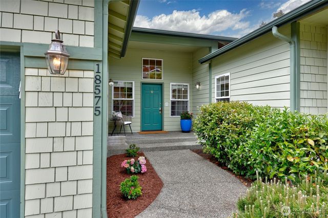 18575 Skog Court NE, Poulsbo, WA 98370