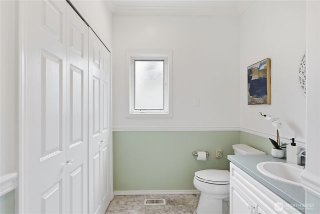 18575 Skog Court NE, Poulsbo, WA 98370