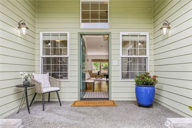 18575 Skog Court NE, Poulsbo, WA 98370