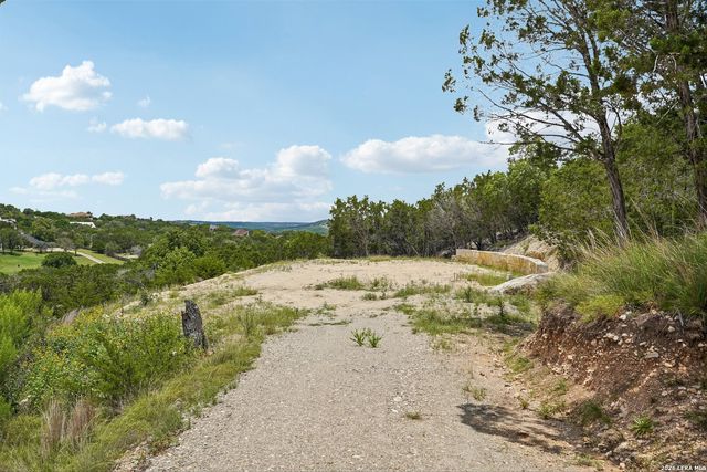 902 Saddlewood Blvd, Kerrville, TX 78028