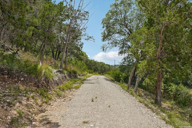 902 Saddlewood Blvd, Kerrville, TX 78028