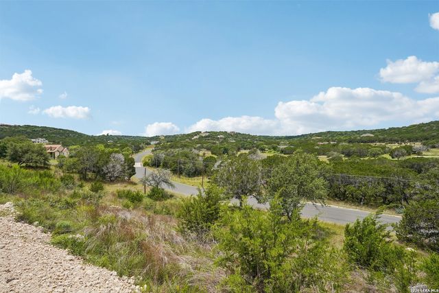 902 Saddlewood Blvd, Kerrville, TX 78028