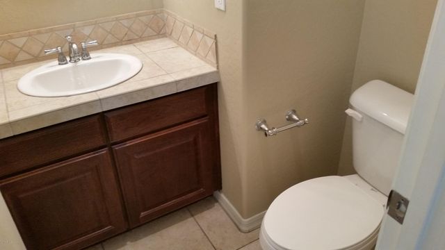 5627 W HUNTINGTON Drive, Laveen, AZ 85339