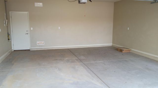 5627 W HUNTINGTON Drive, Laveen, AZ 85339