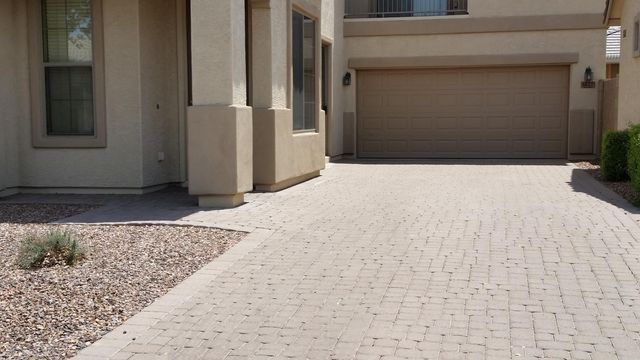 5627 W HUNTINGTON Drive, Laveen, AZ 85339