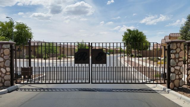 5627 W HUNTINGTON Drive, Laveen, AZ 85339