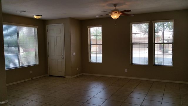 5627 W HUNTINGTON Drive, Laveen, AZ 85339