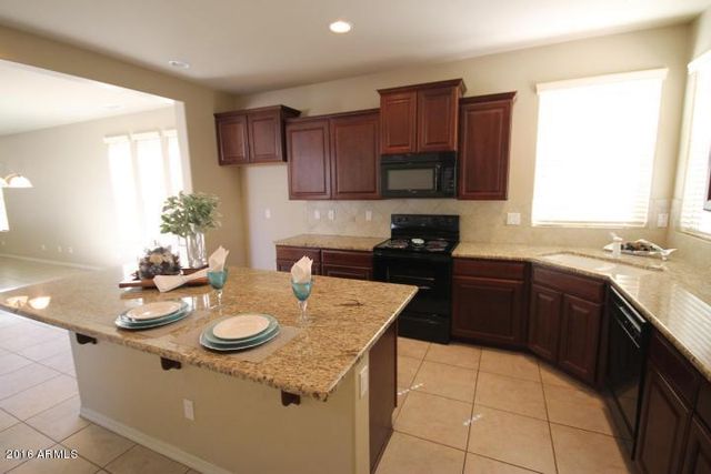 5627 W HUNTINGTON Drive, Laveen, AZ 85339