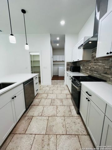 708 Taylor Dr, Horseshoe Bay, TX 78657