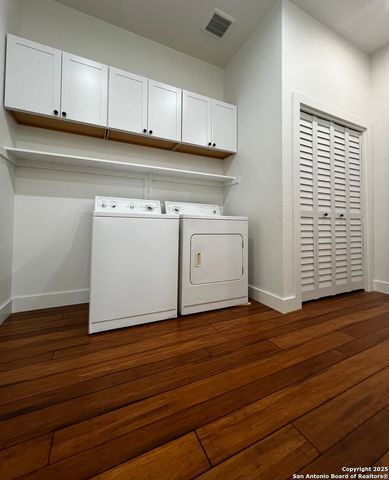 708 Taylor Dr, Horseshoe Bay, TX 78657