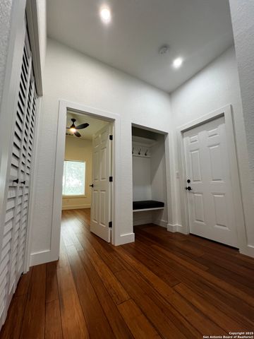 708 Taylor Dr, Horseshoe Bay, TX 78657