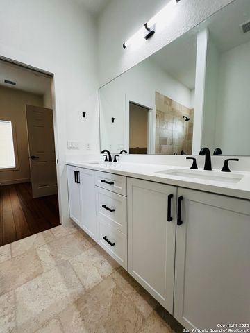 708 Taylor Dr, Horseshoe Bay, TX 78657