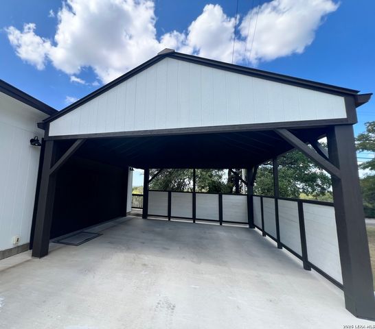 708 Taylor Dr, Horseshoe Bay, TX 78657