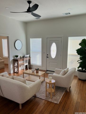 708 Taylor Dr, Horseshoe Bay, TX 78657