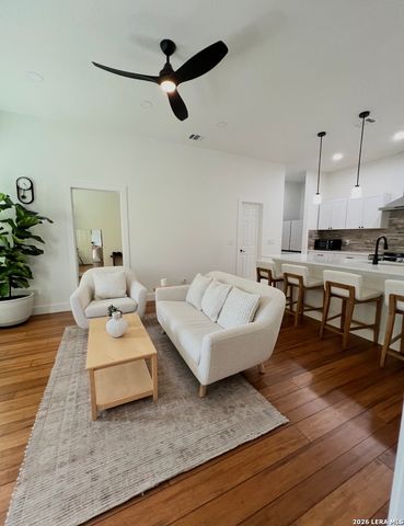 708 Taylor Dr, Horseshoe Bay, TX 78657