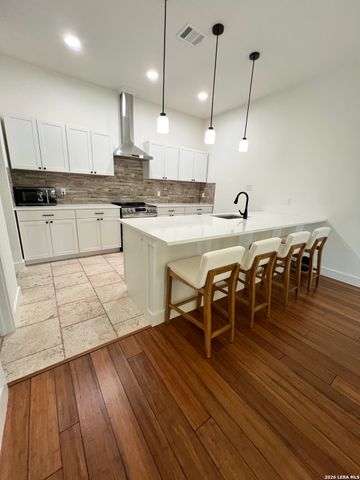 708 Taylor Dr, Horseshoe Bay, TX 78657