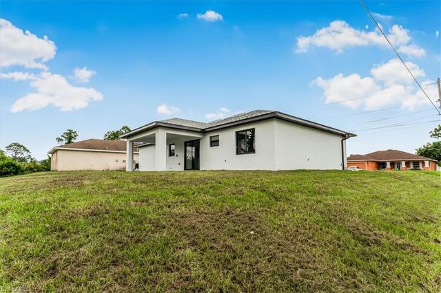 2904 30th ST SW, Lehigh Acres, FL 33976