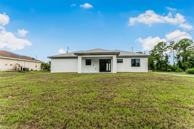 2904 30th ST SW, Lehigh Acres, FL 33976