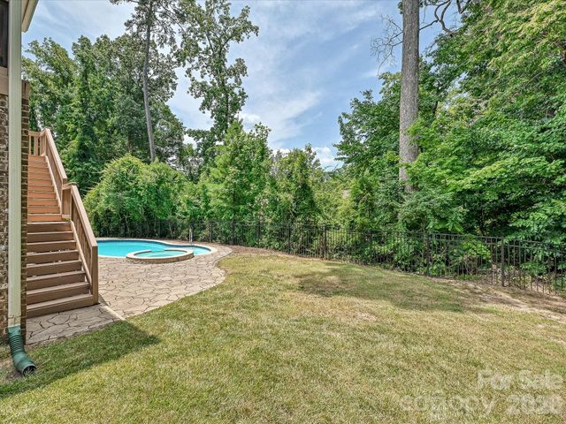 224 Kingsdown Avenue, Charlotte, NC 28270