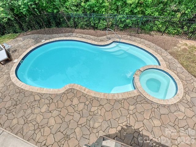 224 Kingsdown Avenue, Charlotte, NC 28270