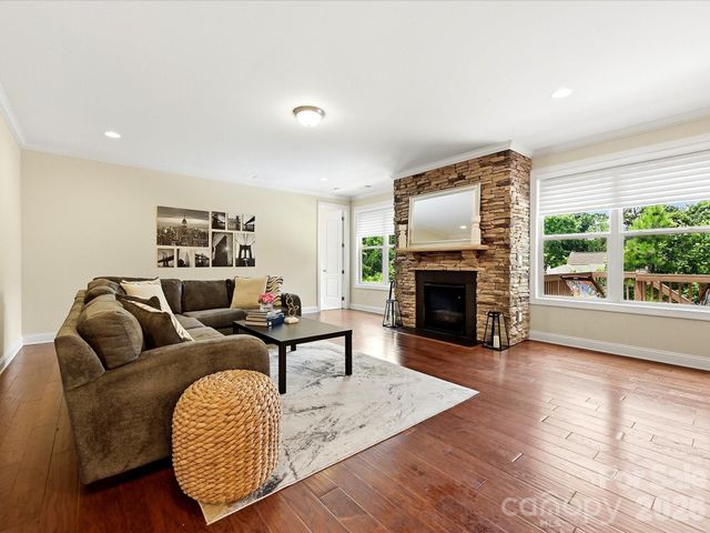 224 Kingsdown Avenue, Charlotte, NC 28270