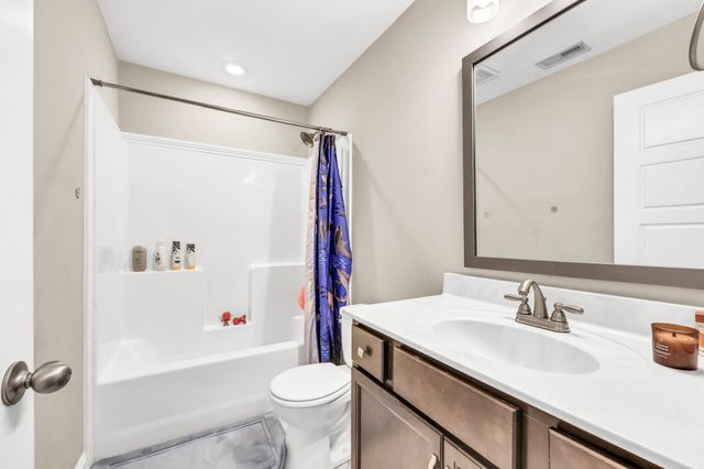 1124 Old Charlotte Trce, Clarksville, TN 37040