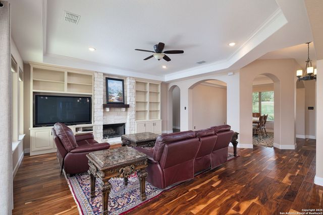 157 Paradise Hls, New Braunfels, TX 78132