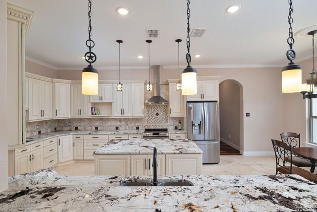 157 Paradise Hls, New Braunfels, TX 78132