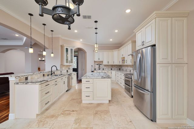157 Paradise Hls, New Braunfels, TX 78132