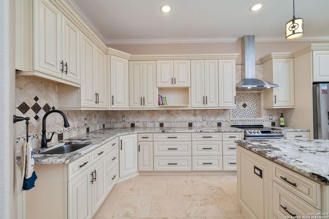 157 Paradise Hls, New Braunfels, TX 78132