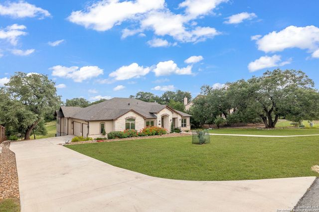 157 Paradise Hls, New Braunfels, TX 78132