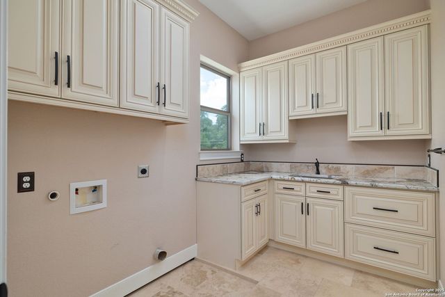 157 Paradise Hls, New Braunfels, TX 78132