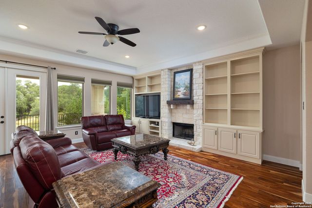 157 Paradise Hls, New Braunfels, TX 78132
