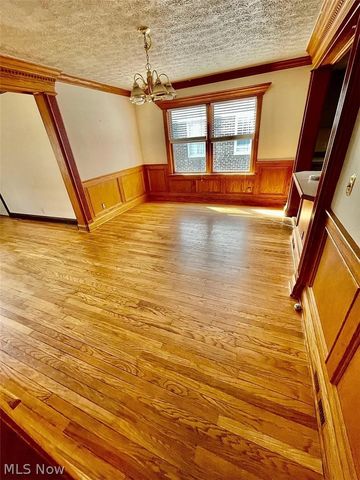 10612 Clifton Boulevard, Cleveland, OH 44102