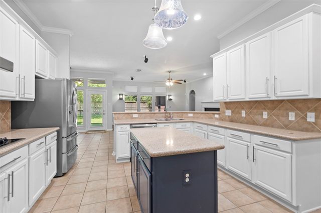 24923 Pikecrest Drive, Spring, TX 77389