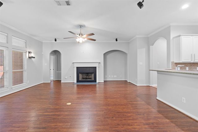 24923 Pikecrest Drive, Spring, TX 77389