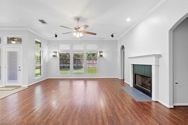 24923 Pikecrest Drive, Spring, TX 77389