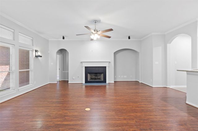 24923 Pikecrest Drive, Spring, TX 77389