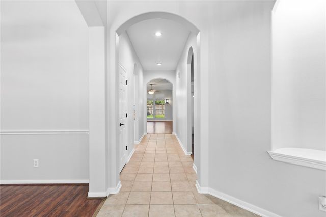 24923 Pikecrest Drive, Spring, TX 77389