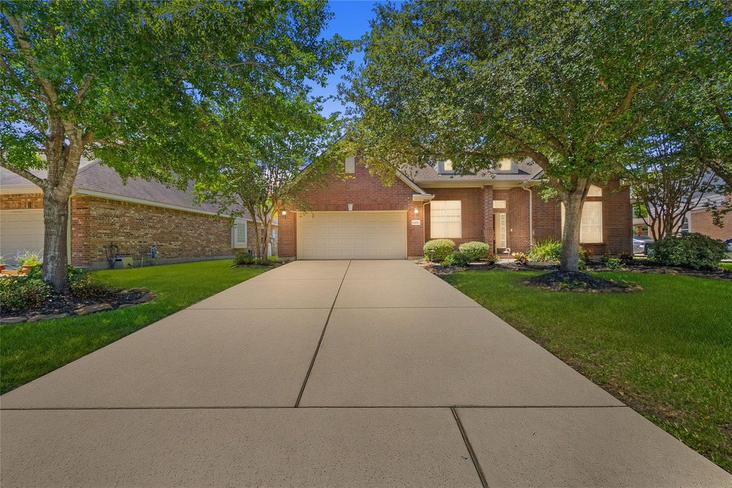 24923 Pikecrest Drive, Spring, TX 77389