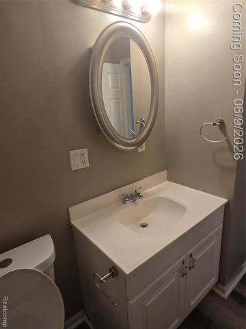 8125 Timken Avenue, Warren, MI 48089