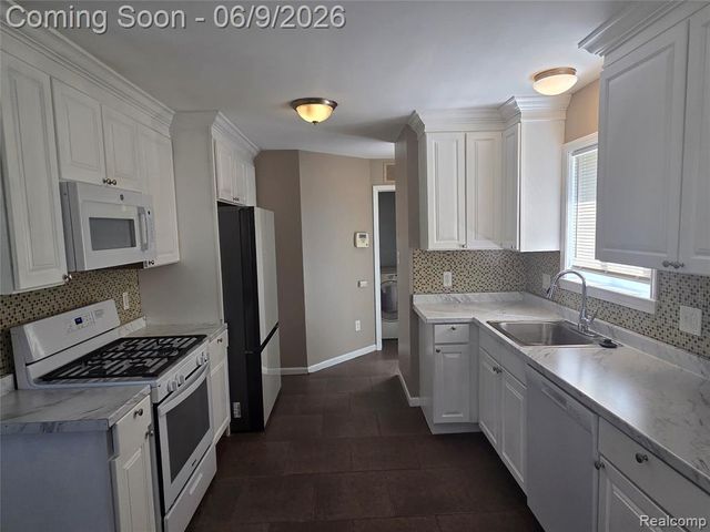 8125 Timken Avenue, Warren, MI 48089