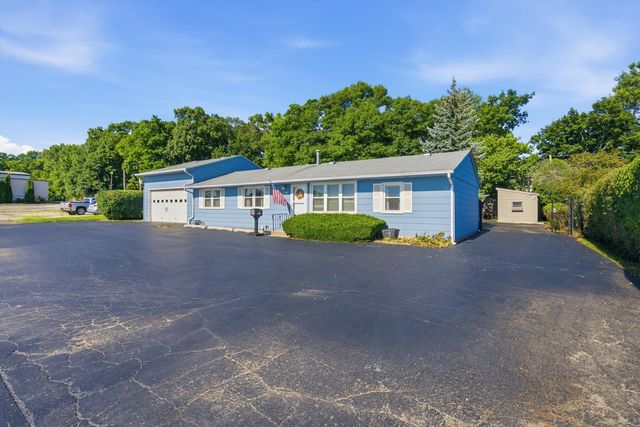 34112 N Barron Boulevard, Grayslake, IL 60030