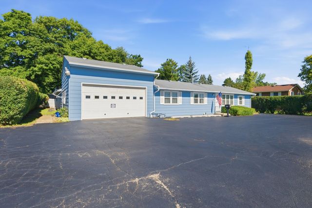 34112 N Barron Boulevard, Grayslake, IL 60030