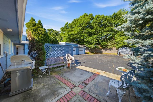 34112 N Barron Boulevard, Grayslake, IL 60030